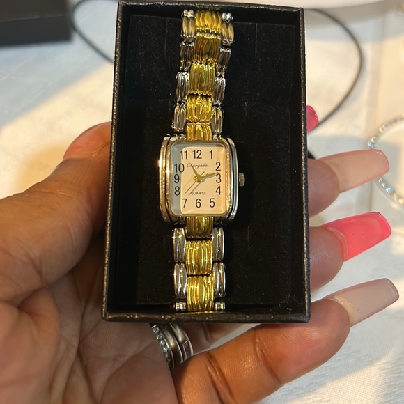 NWT Tahari Handbag & Wristlet Wallet . Spiked Boots Ring,Bagcharm,neckla… - Picture 8 of 15